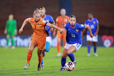 Zuidberg et Léa Notel (photo FIFA.com)