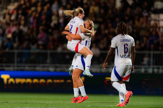 Carpenter et Horan se congratulent (photo Lyubomir Domozetski/OL.fr)