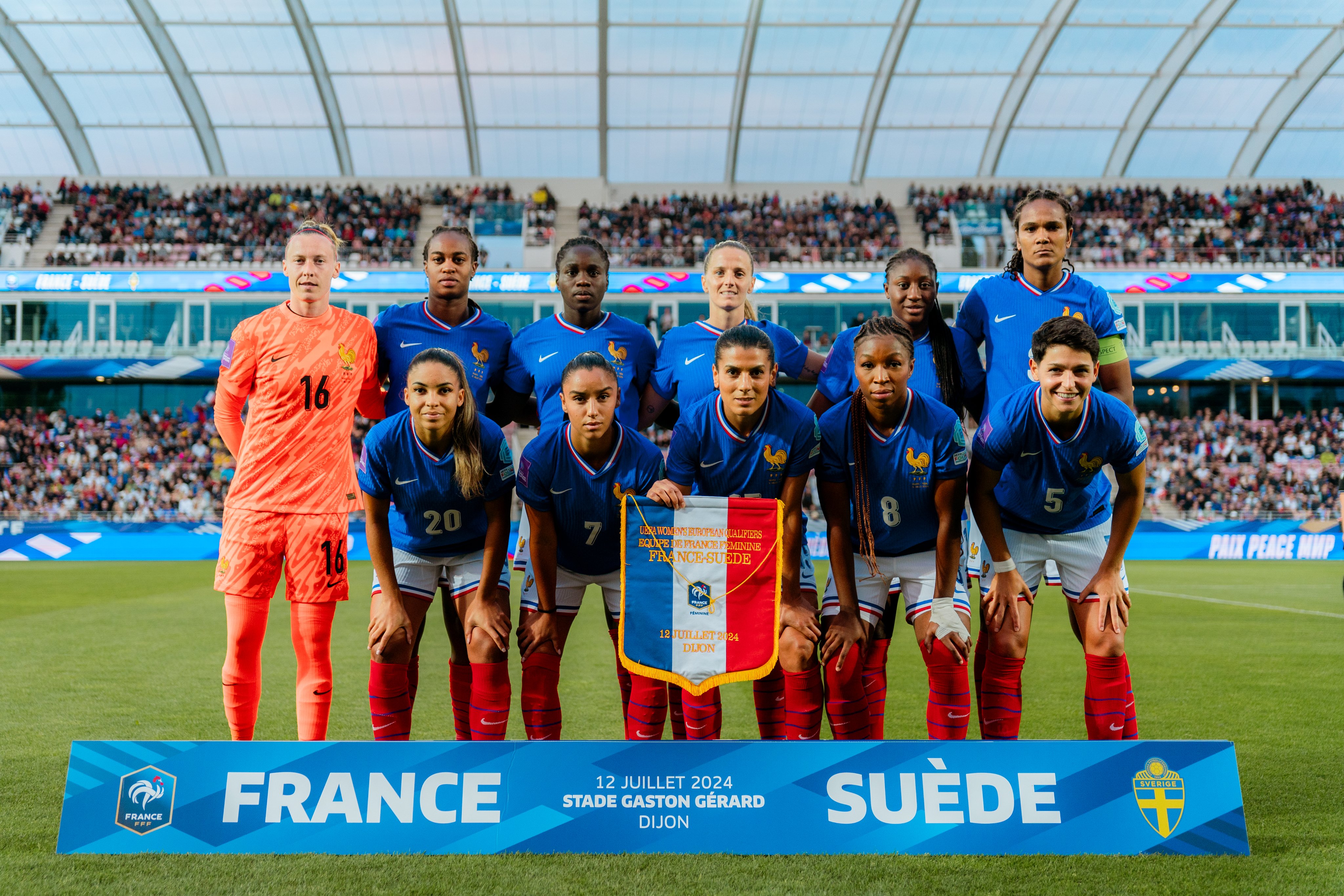 Bleues - La FRANCE se met à l'heure suisse