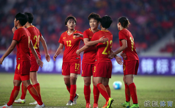 International - La CHINE enchaîne une troisième victoire, SUEDE - ANGLETERRE : 0-0, PAYS-BAS - RUSSIE : 4-0