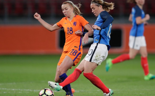 Bleues - PAYS-BAS - FRANCE : réactions d'ECHOUAFNI, ABILY, RENARD, LE SOMMER et HENRY