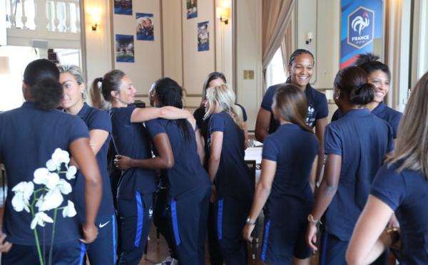 Bleues - La préparation débute pour les Françaises (FFF TV)