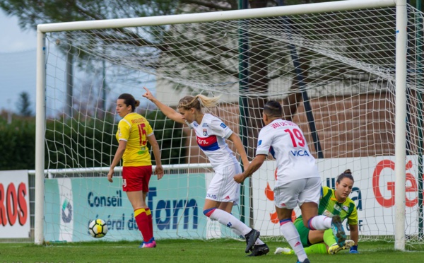 #D1F - J8 : Buteuses : Ada HEGERBERG garde ses distances