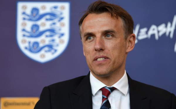 ANGLETERRE - Phil NEVILLE, un sélectionneur choisi par défaut ?