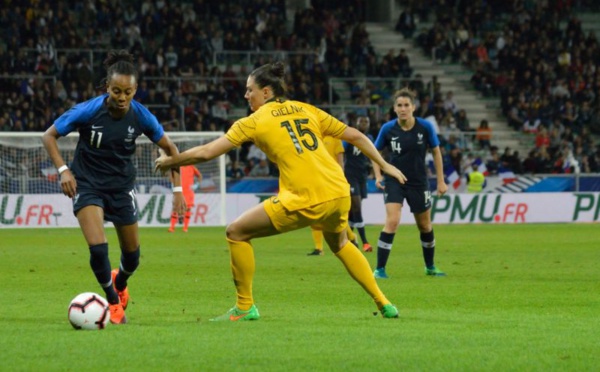 Bleues - Emelyne LAURENT : "On joue gros à tous les entraînements"