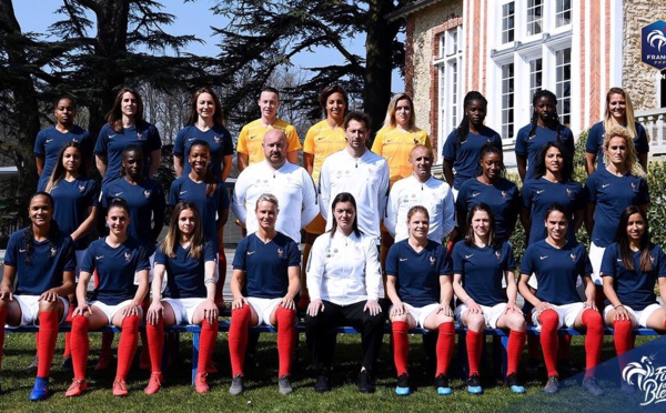 Bleues - Nouveaux maillots et photo officielle