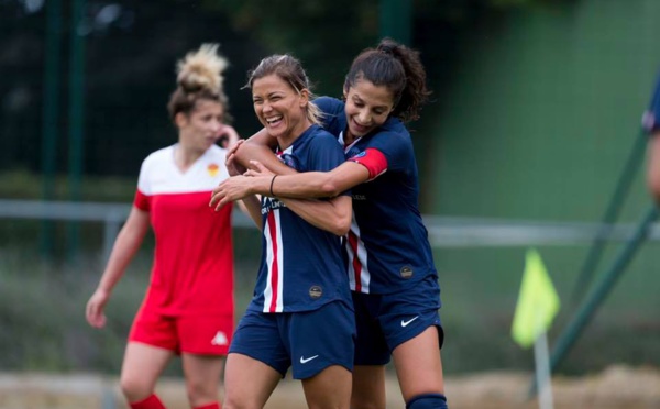 #D1 - Amical : Laure BOULLEAU dépanne et marque