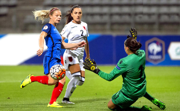 Bleues - Le KAZAKHSTAN pour débuter la route vers l'Euro