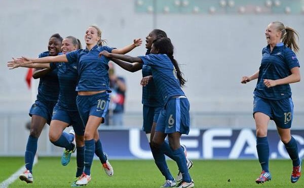 BLEUES - Sandie TOLETTI, Griedge MBOCK et Aurélie KACI nouvelles venues