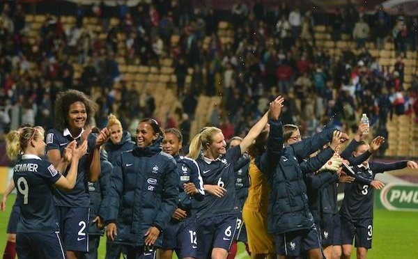 Bleues - Vingt-cinq joueuses pour la tournée en GUYANE et aux ETATS-UNIS