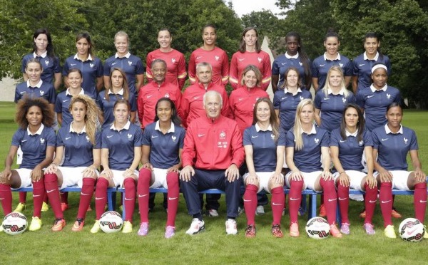 Bleues - La photo officielle de la saison et le making of (FFF TV)