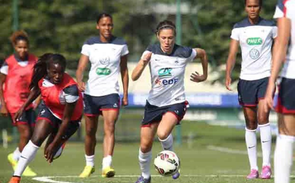 Bleues - Morceaux choisis à Clairefontaine sur synthétique ! (FFF TV)