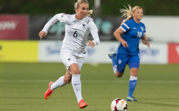 Bleues - Amandine HENRY : "La Coupe du Monde dans un coin de la tête"