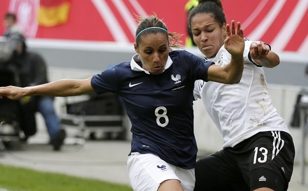 Bleues - Les réactions de Claire LAVOGEZ, Jessica HOUARA, Elodie THOMIS, Celia SASIC et Annike KRAHN