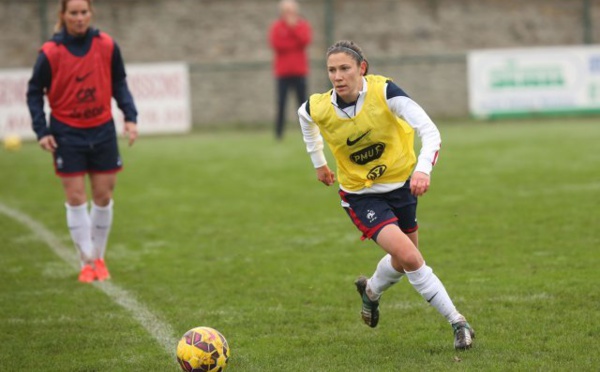 FFF TV - Premiers entraînements des Bleues à Laval