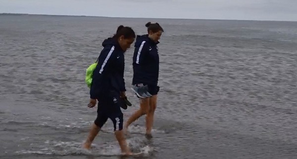 Bleues - Une journée en Coupe du Monde (FFF TV)