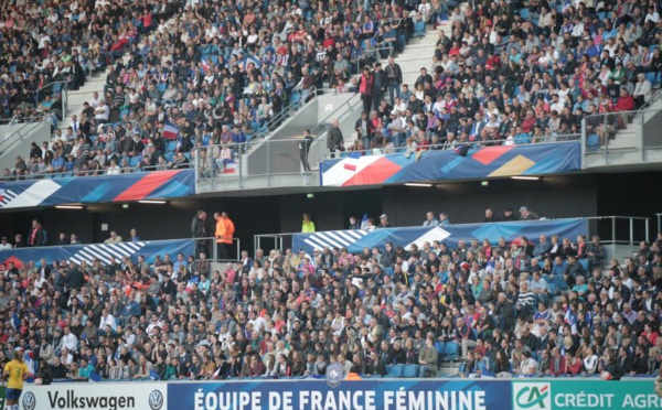 Brèves des Bleues - Tour de France des stades candidats, audiences et cinquantaine