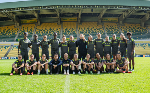 Les Nantaises sur la pelouse de la Beaujoire (photo Nathalie Querouil/FC Nantes)