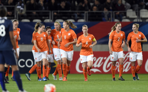 Bleues - Les PAYS-BAS s'imposent à Paris