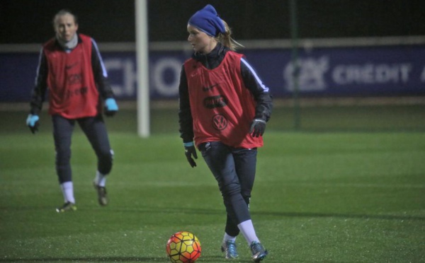 Bleues - Derniers réglages avant ALBANIE - FRANCE (FFF TV)