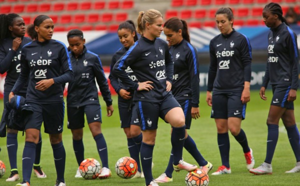 Bleues - FRANCE - GRECE : la jeunesse au pouvoir, le public en nombre