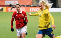 International - PAYS-BAS - ROUMANIE : 7-1, DANEMARK - ECOSSE : 2-2