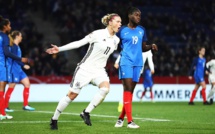 Bleues - L'ALLEMAGNE corrige une FRANCE transparente