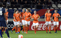 Bleues - Les PAYS-BAS s'imposent à Paris